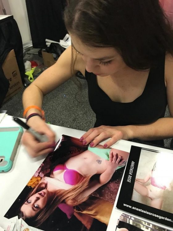 Anastasia Rose signing photos