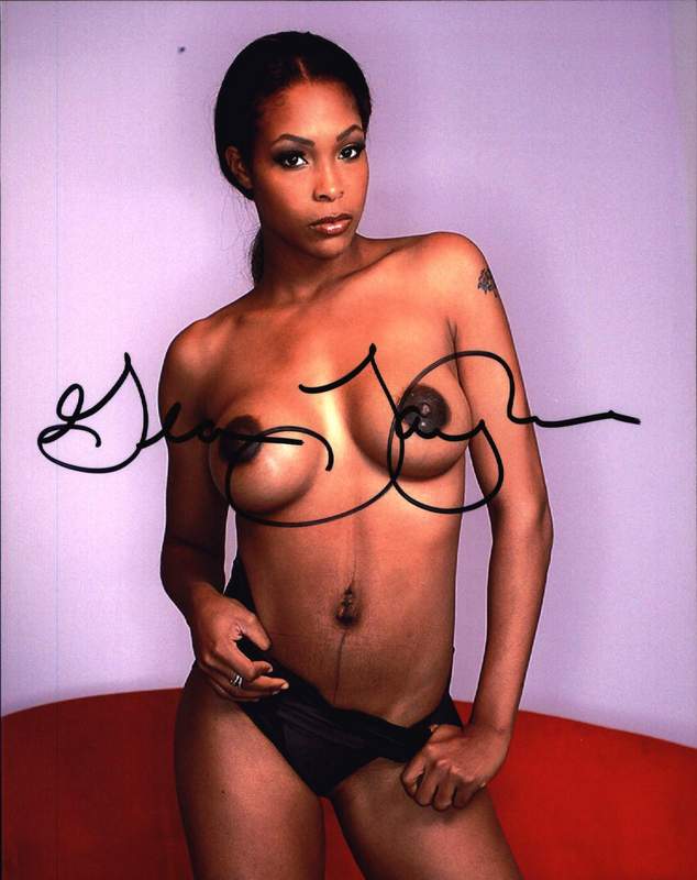 Giana Taylor signed 8x10 poster