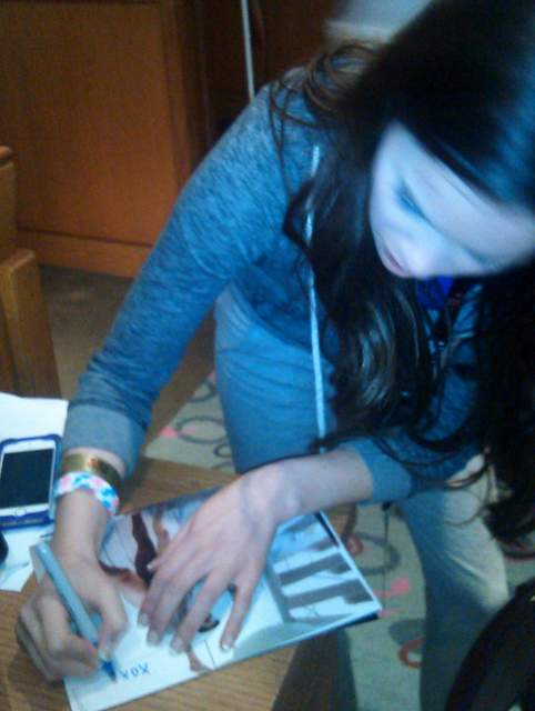 Jenna Ross signing photos