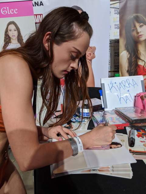 Lily Glee signing photos