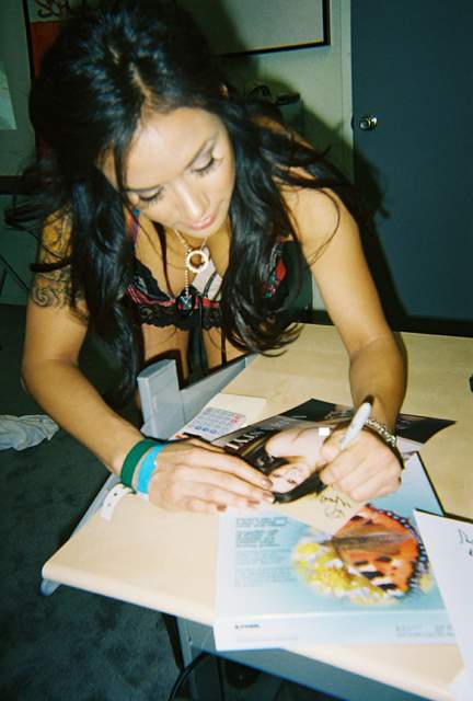 Nadia Styles signing photos