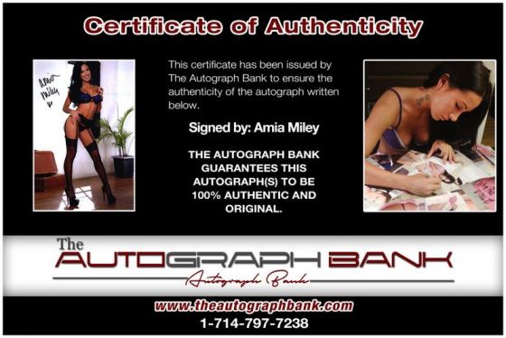 Amia Miley signing photos