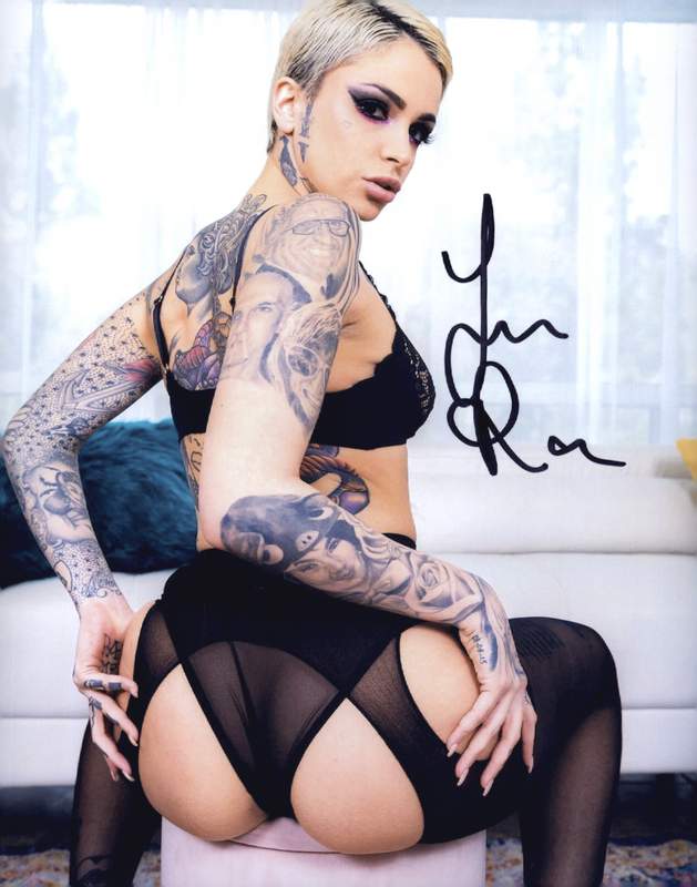 Leigh Raven signed 8x10 poster