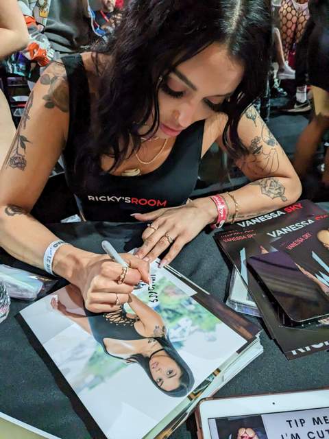 Vanessa Sky signing photos
